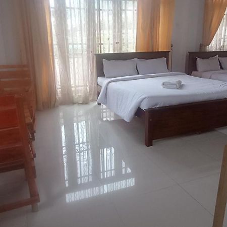 Oviya Guest Bed & Breakfast Нувара Елия Екстериор снимка