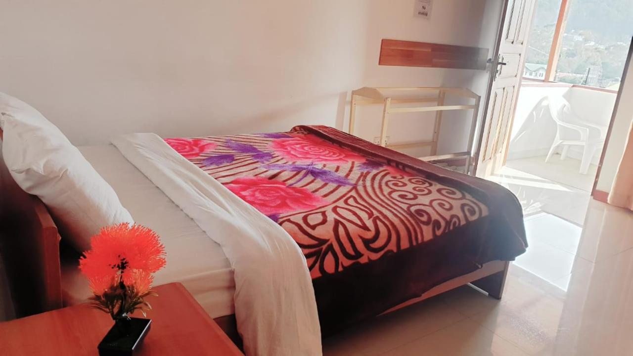 Oviya Guest Bed & Breakfast Нувара Елия Екстериор снимка